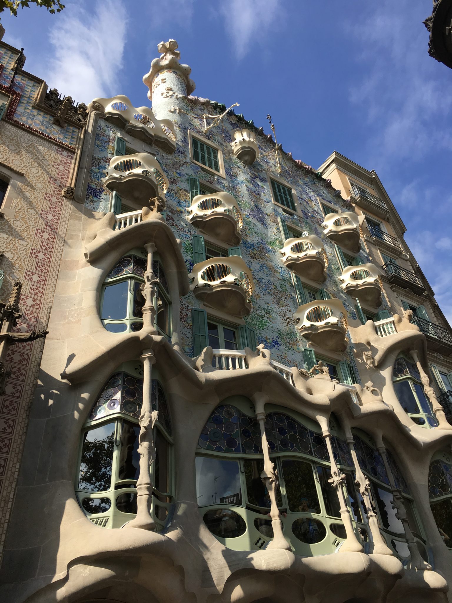 バルセロナにあるガウディ建築13選はどこにある？