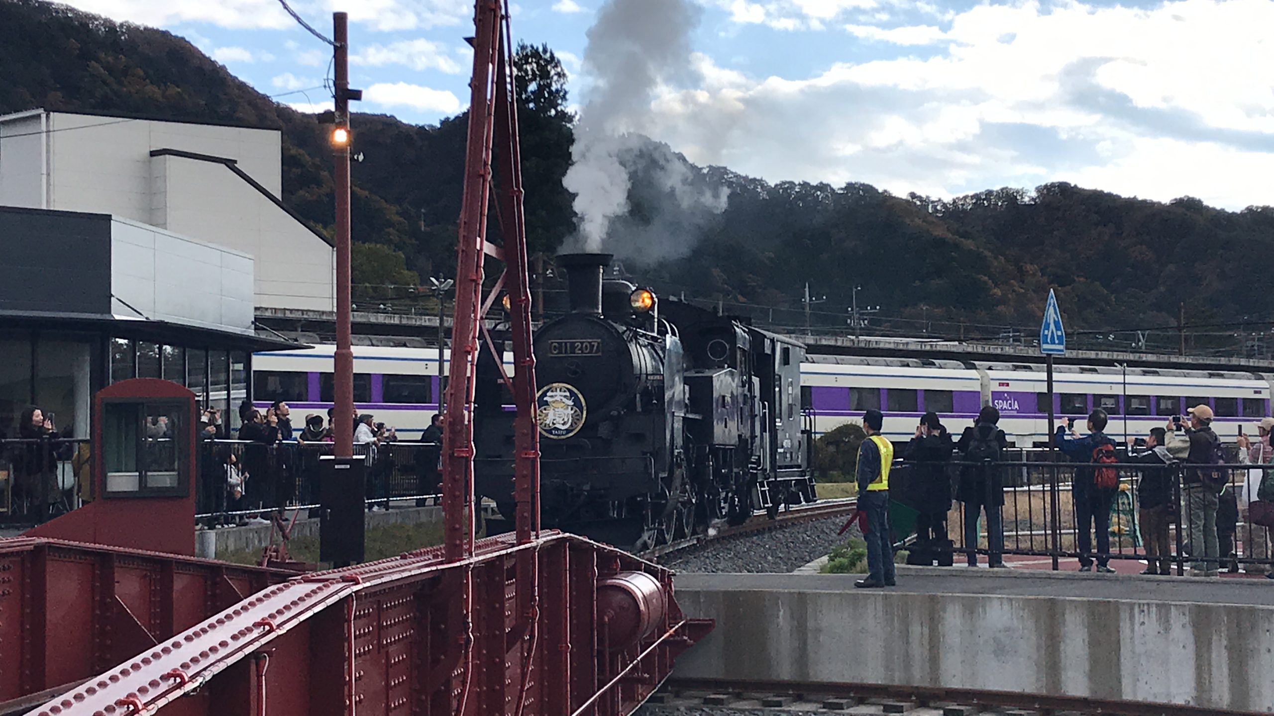 鬼怒川温泉駅　転車台広場